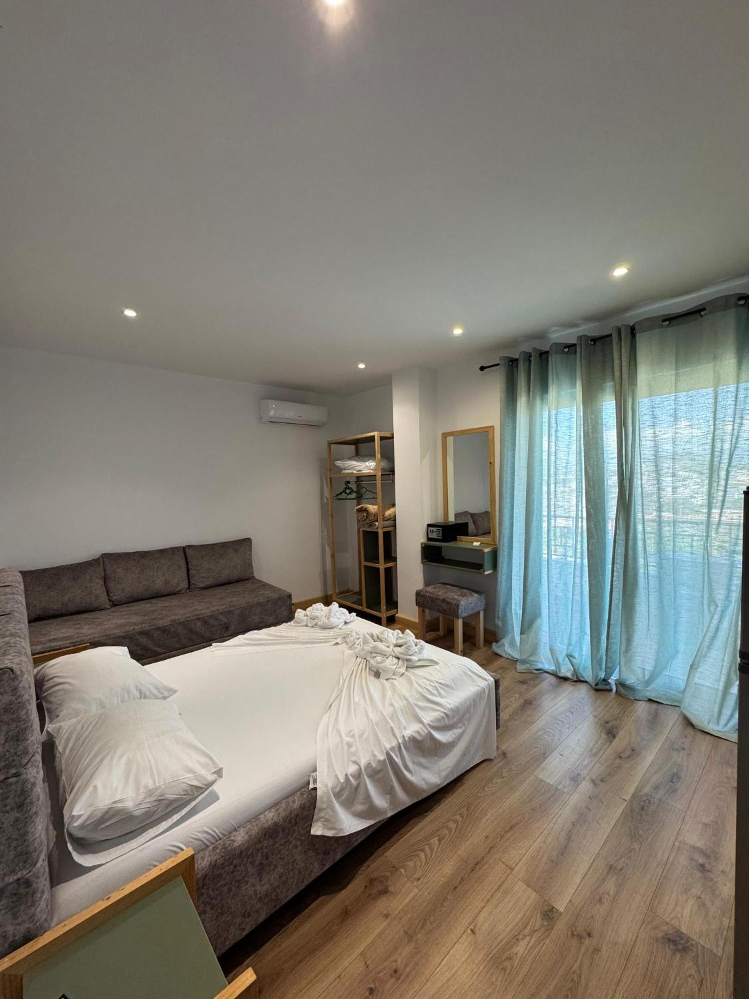 Sea's 3* Ksamil